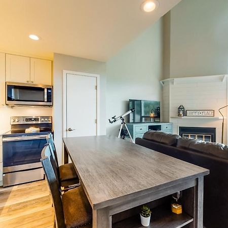 Watch Hill Lofted Apartment Силвърторн Екстериор снимка