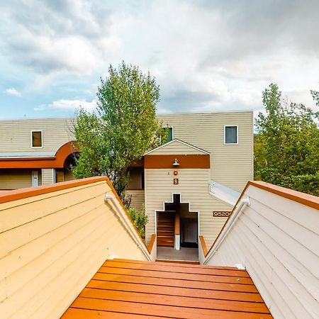 Watch Hill Lofted Apartment Силвърторн Екстериор снимка