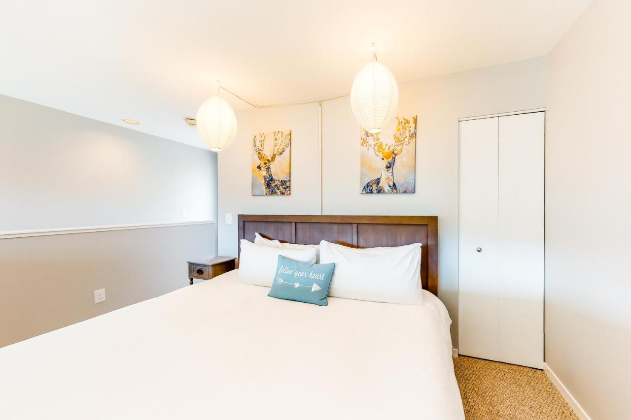 Watch Hill Lofted Apartment Силвърторн Екстериор снимка