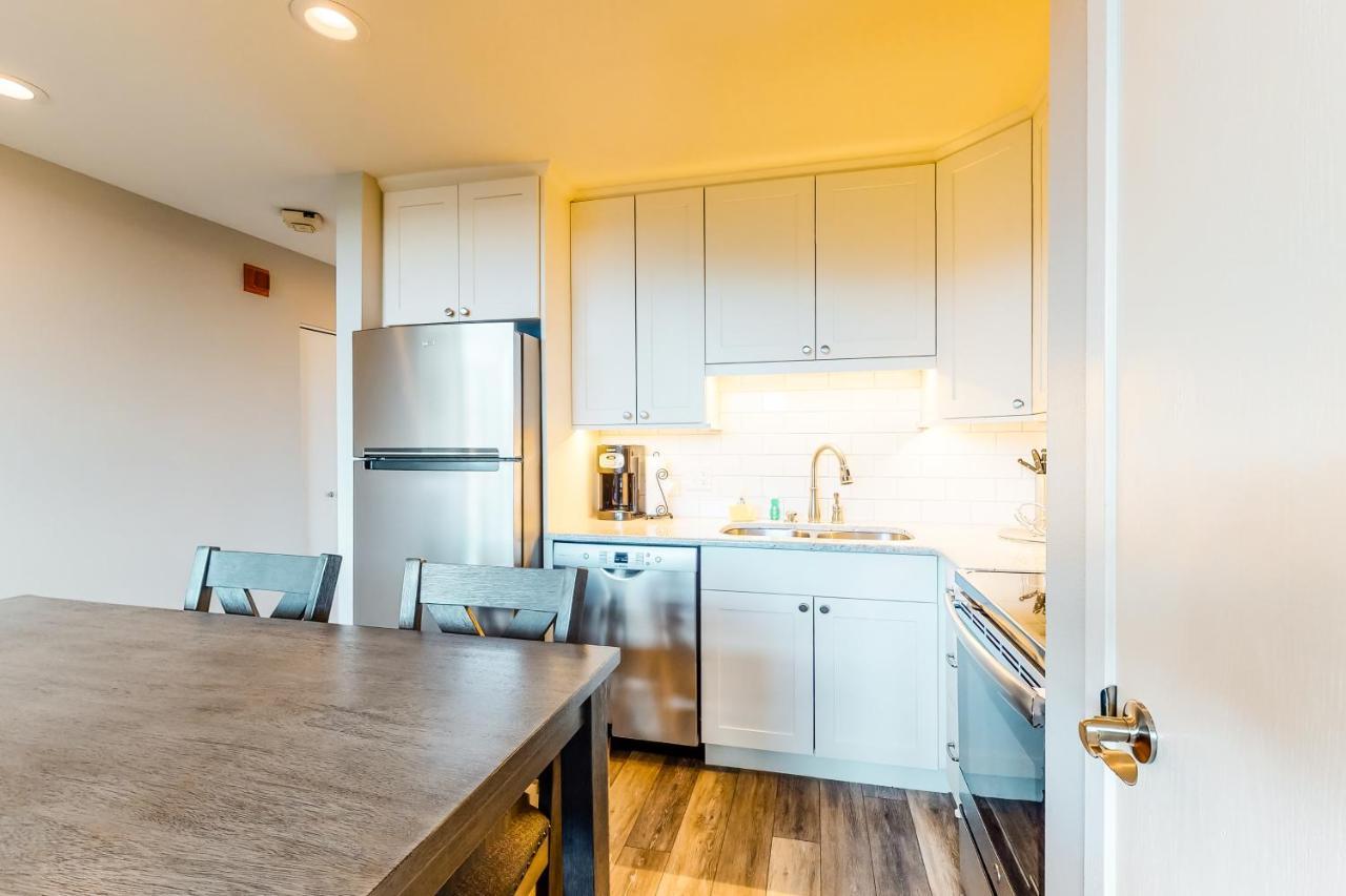Watch Hill Lofted Apartment Силвърторн Екстериор снимка