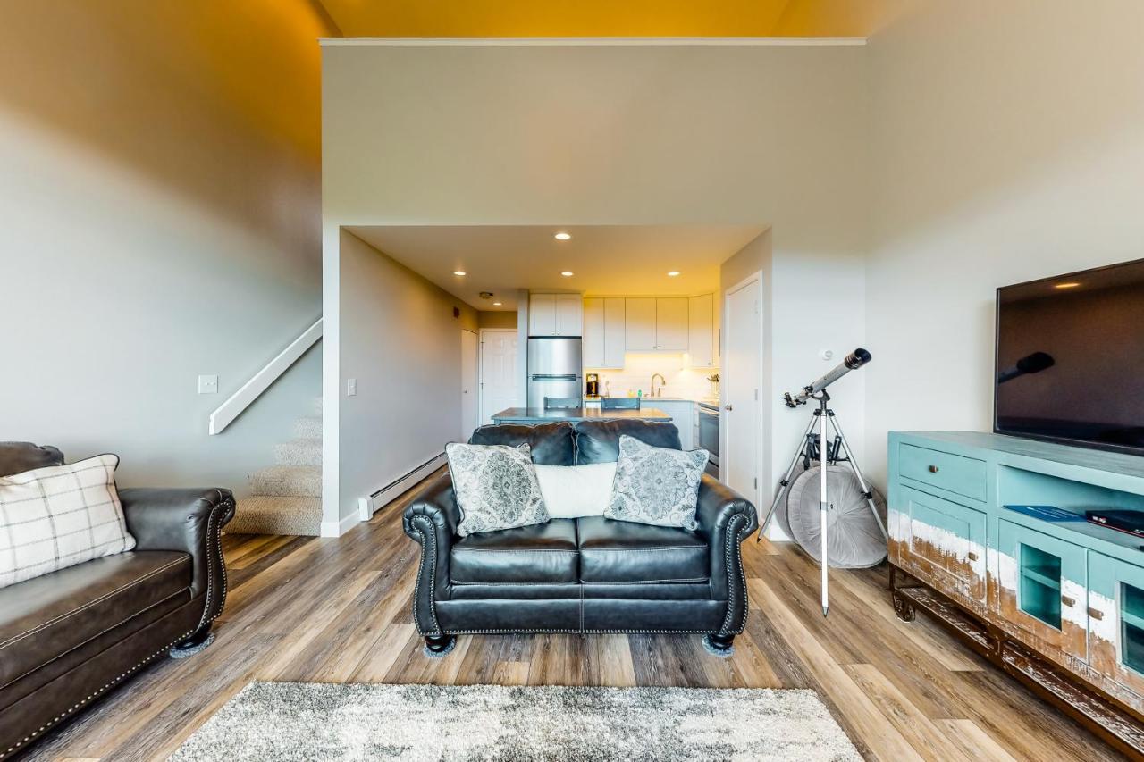 Watch Hill Lofted Apartment Силвърторн Екстериор снимка