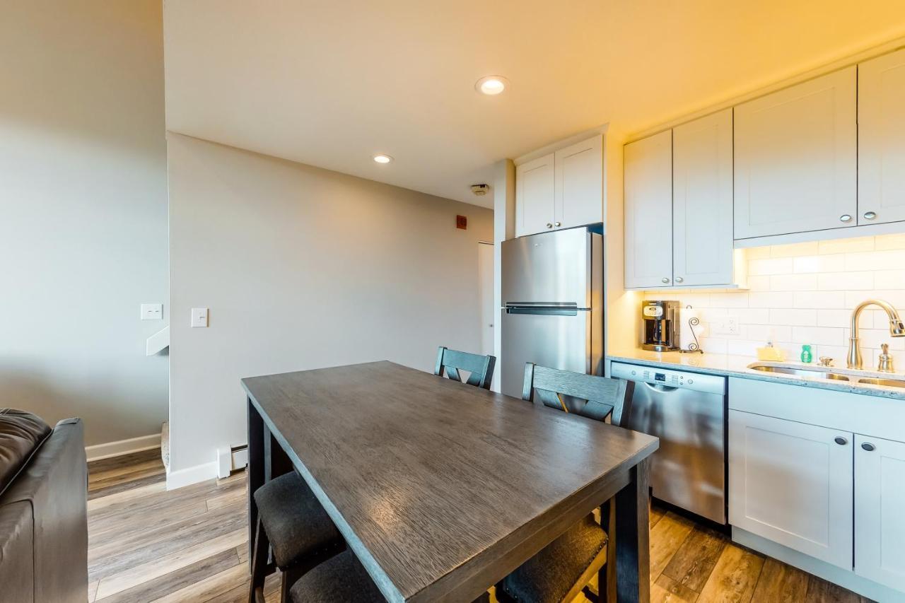 Watch Hill Lofted Apartment Силвърторн Екстериор снимка